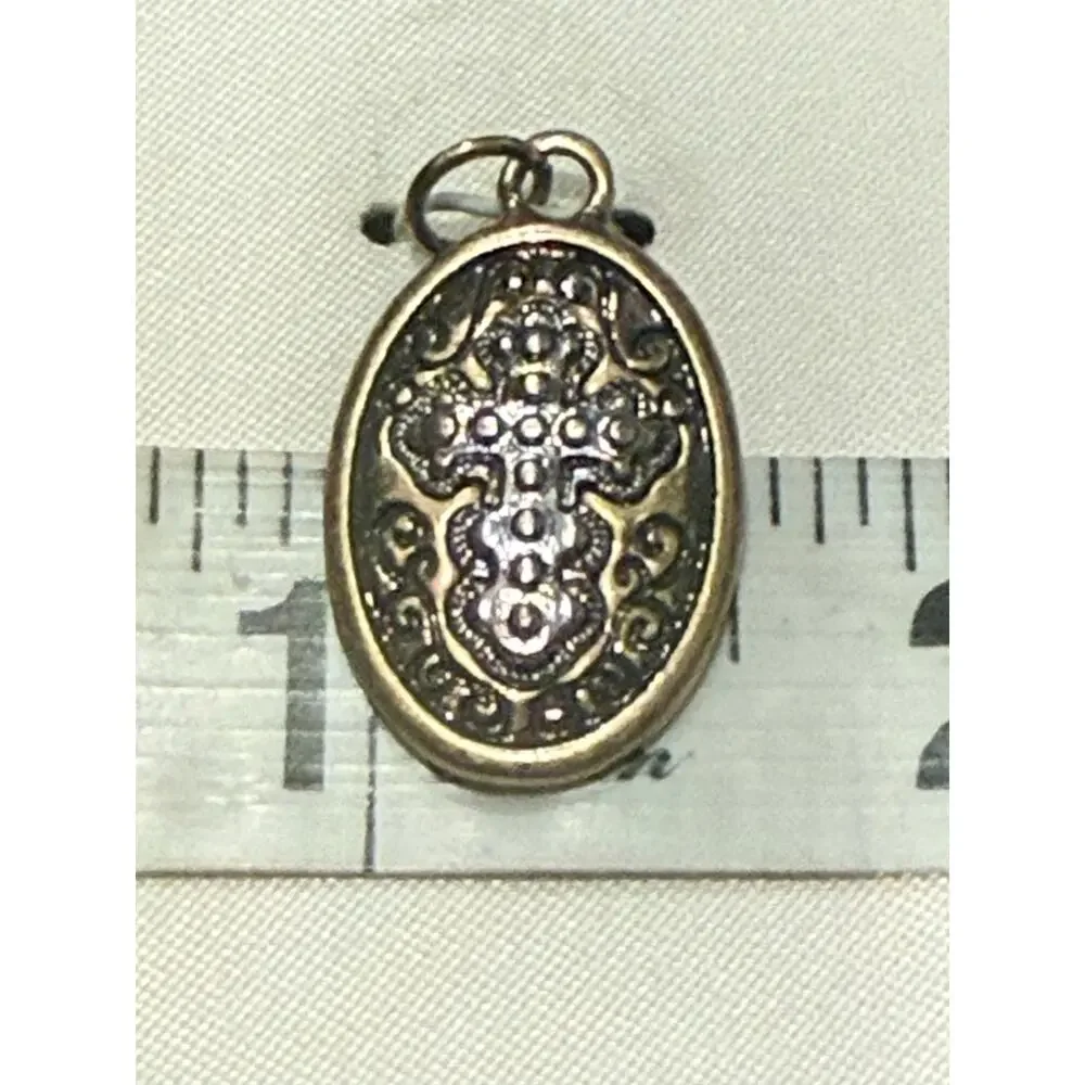 Holy Cross Oval Pendant Necklace NIB Silver Chain Christian Gift Unmarked